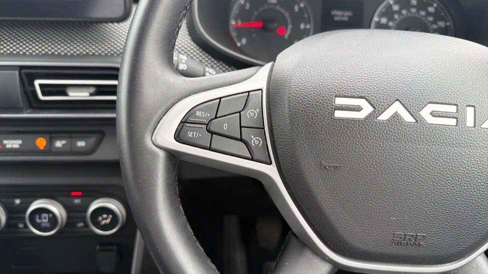 Dacia Jogger 1.0 TCe Expression 5dr Petrol Estate - Image 24