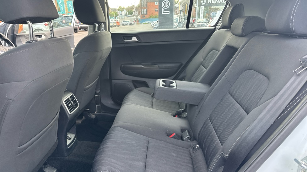 Kia Sportage 1.6 GDi ISG 1 5dr Petrol Estate - Image 16