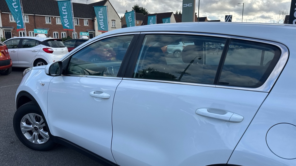 Kia Sportage 1.6 GDi ISG 1 5dr Petrol Estate - Image 36