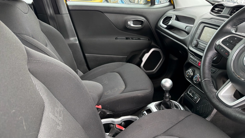 Jeep Renegade 1.6 E-torQ Longitude 5dr Petrol Hatchback - Image 14