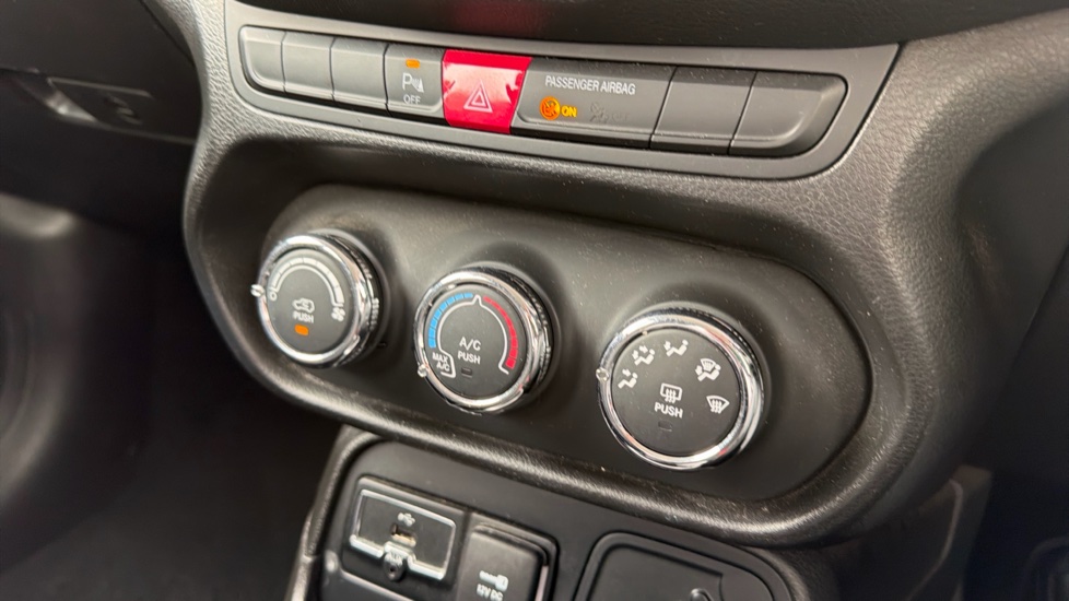 Jeep Renegade 1.6 E-torQ Longitude 5dr Petrol Hatchback - Image 26