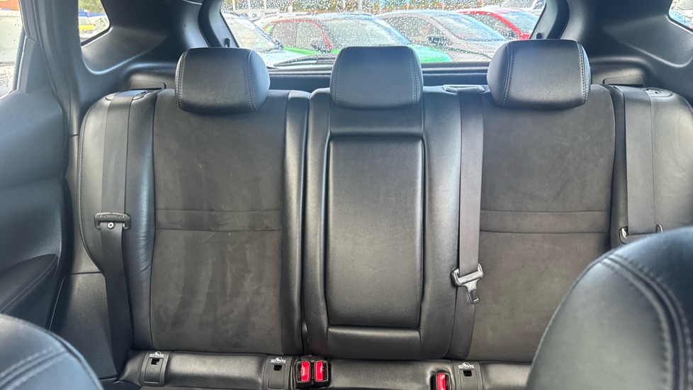 Nissan Qashqai 1.5 dCi N-Vision 5dr Diesel Hatchback - Image 15
