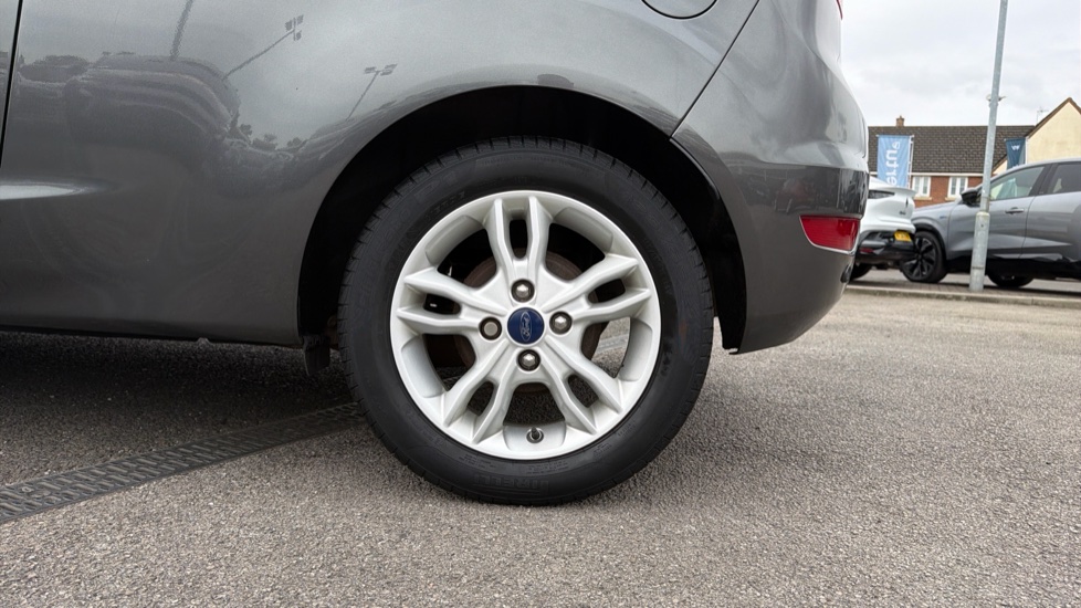 Ford Fiesta 1.0 EcoBoost Zetec 3dr Petrol Hatchback - Image 7