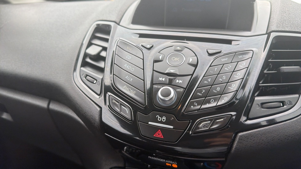 Ford Fiesta 1.0 EcoBoost Zetec 3dr Petrol Hatchback - Image 24