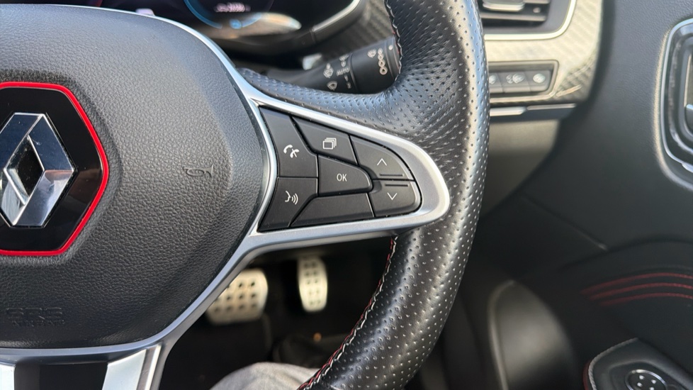 Renault Arkana 1.6 E-TECH Hybrid 145 R.S. Line 5dr Auto Hybrid Estate - Image 23