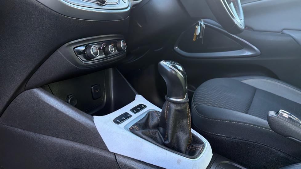 Vauxhall Crossland X 1.2 [83] Elite 5dr Petrol Hatchback - Image 13