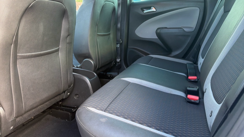 Vauxhall Crossland X 1.2 [83] Elite 5dr Petrol Hatchback - Image 16