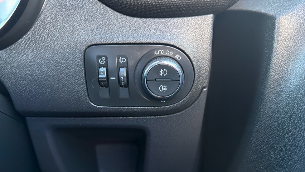Vauxhall Crossland X 1.2 [83] Elite 5dr Petrol Hatchback - Image 22