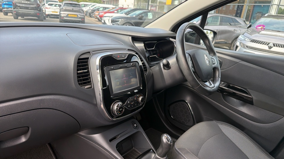 Renault Captur 0.9 TCE 90 Dynamique Nav 5dr Petrol Hatchback - Image 9