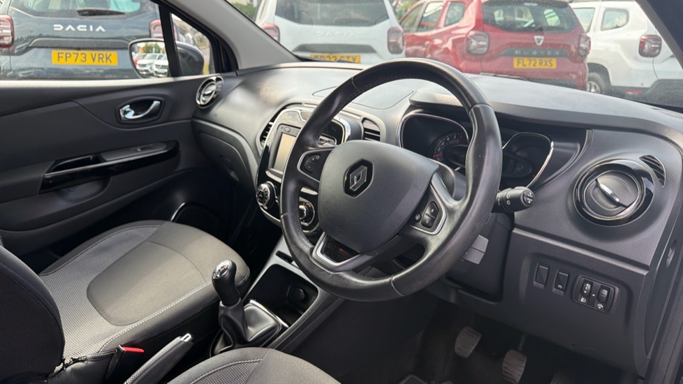Renault Captur 0.9 TCE 90 Dynamique Nav 5dr Petrol Hatchback - Image 11