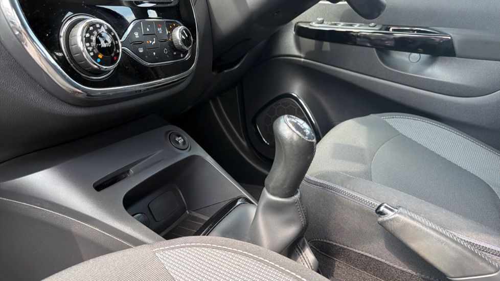 Renault Captur 0.9 TCE 90 Dynamique Nav 5dr Petrol Hatchback - Image 13