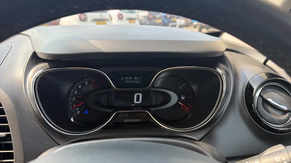 Renault Captur 0.9 TCE 90 Dynamique Nav 5dr Petrol Hatchback - Image 18