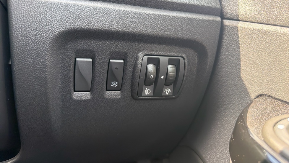 Renault Captur 0.9 TCE 90 Dynamique Nav 5dr Petrol Hatchback - Image 22