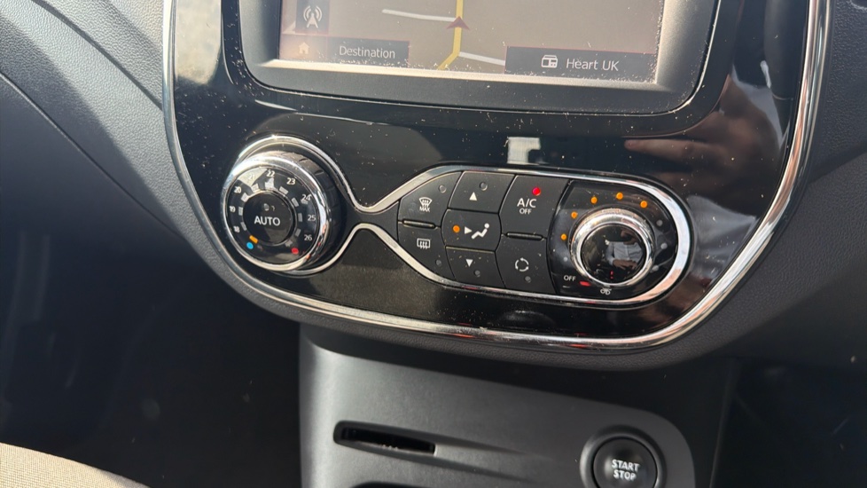 Renault Captur 0.9 TCE 90 Dynamique Nav 5dr Petrol Hatchback - Image 28