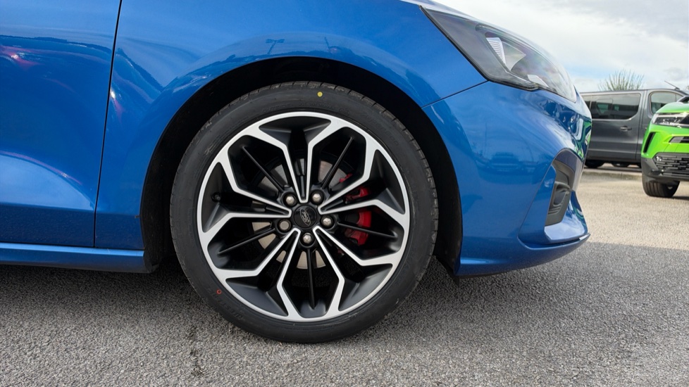 Ford Focus 1.0 EcoBoost 125 ST-Line X 5dr Petrol Hatchback - Image 7