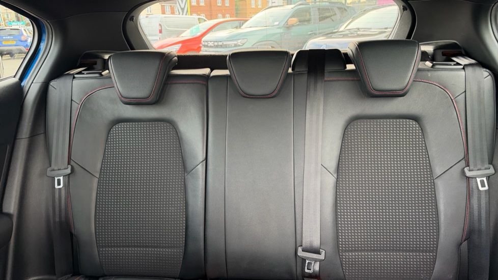 Ford Focus 1.0 EcoBoost 125 ST-Line X 5dr Petrol Hatchback - Image 15