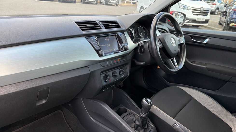 Skoda Fabia 1.0 MPI SE 5dr Petrol Hatchback - Image 9