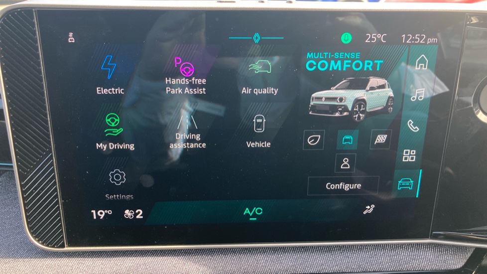 Renault 4 110kW Techno+ 52kWh Comfort range 5dr Auto Electric Estate - Image 24