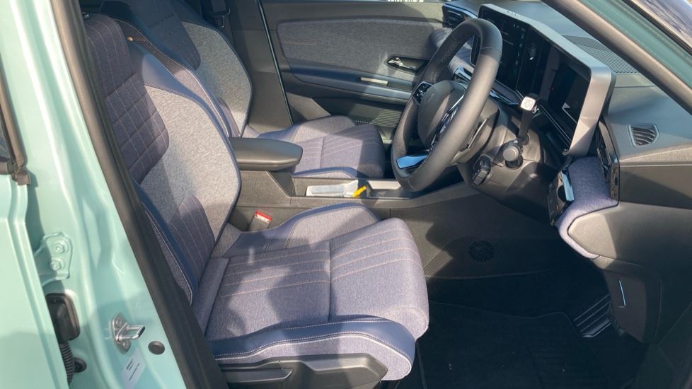Renault 4 110kW Techno+ 52kWh Comfort range 5dr Auto Electric Estate - Image 35