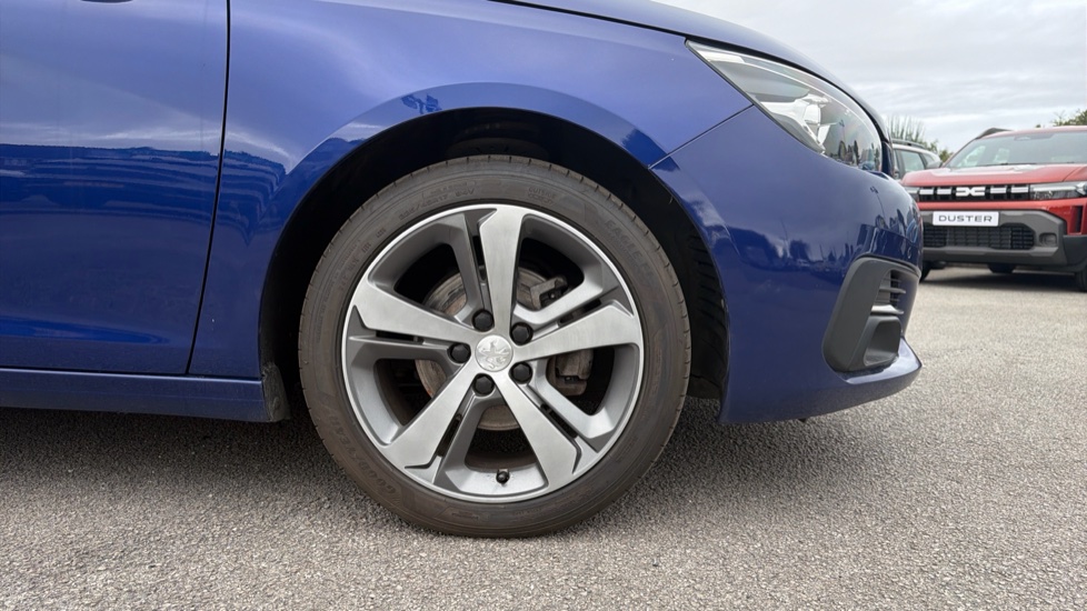 Peugeot 308 1.2 PureTech 130 Allure 5dr Petrol Hatchback - Image 7