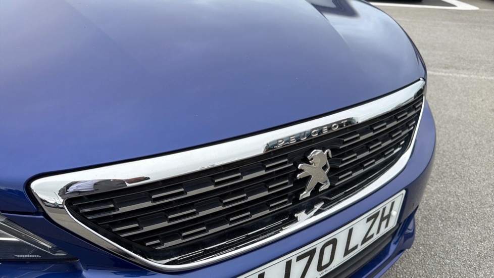 Peugeot 308 1.2 PureTech 130 Allure 5dr Petrol Hatchback - Image 8