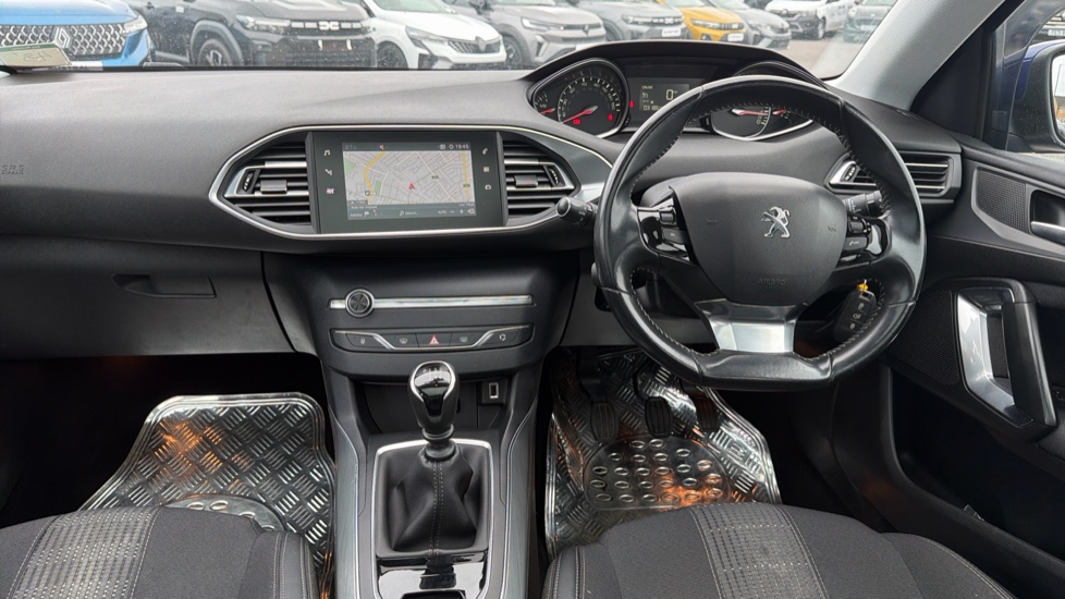 Peugeot 308 1.2 PureTech 130 Allure 5dr Petrol Hatchback - Image 10