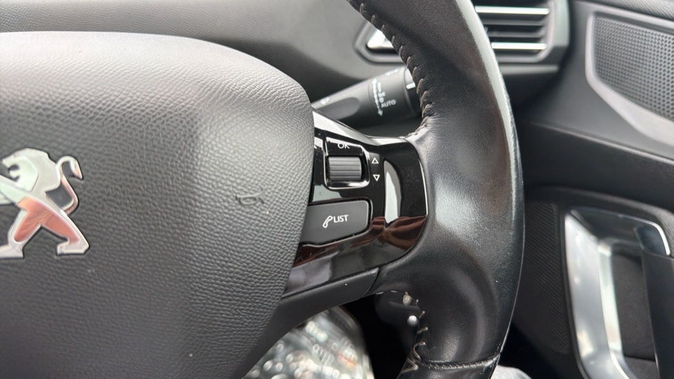 Peugeot 308 1.2 PureTech 130 Allure 5dr Petrol Hatchback - Image 23