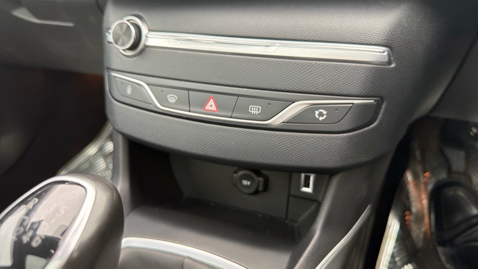 Peugeot 308 1.2 PureTech 130 Allure 5dr Petrol Hatchback - Image 26