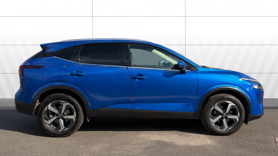 Nissan Qashqai 1.3 DiG-T MH N-Connecta 5dr Petrol Hatchback - Image 5