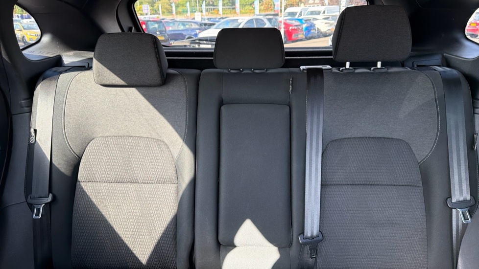 Nissan Qashqai 1.3 DiG-T MH N-Connecta 5dr Petrol Hatchback - Image 15