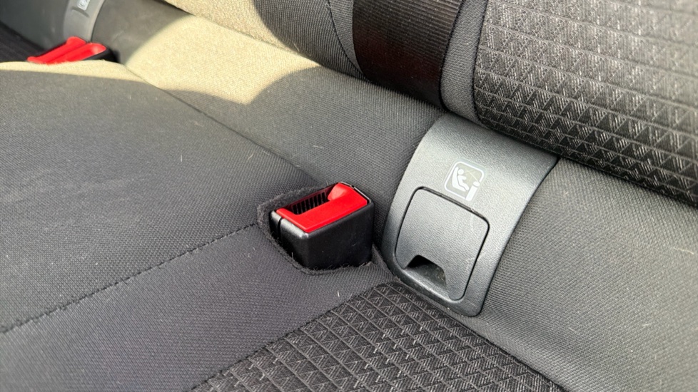 Nissan Qashqai 1.3 DiG-T MH N-Connecta 5dr Petrol Hatchback - Image 17