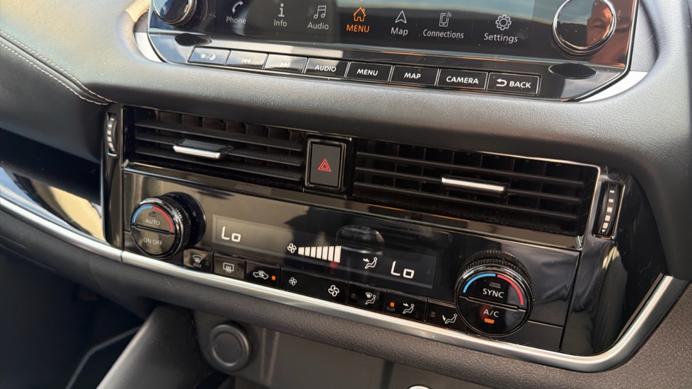 Nissan Qashqai 1.3 DiG-T MH N-Connecta 5dr Petrol Hatchback - Image 26