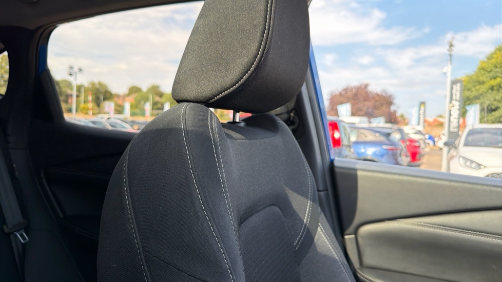 Nissan Qashqai 1.3 DiG-T MH N-Connecta 5dr Petrol Hatchback - Image 31