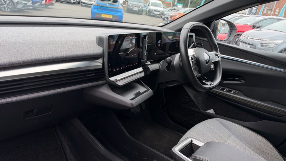 Renault Megane E-Tech EV60 160kW Iconic 60kWh Optimum Charge 5dr Auto Electric Hatchback - Image 9