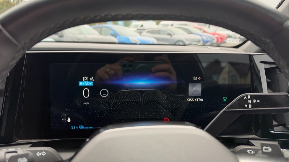 Renault Megane E-Tech EV60 160kW Iconic 60kWh Optimum Charge 5dr Auto Electric Hatchback - Image 18