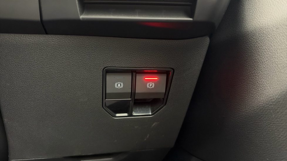 Renault Megane E-Tech EV60 160kW Iconic 60kWh Optimum Charge 5dr Auto Electric Hatchback - Image 22