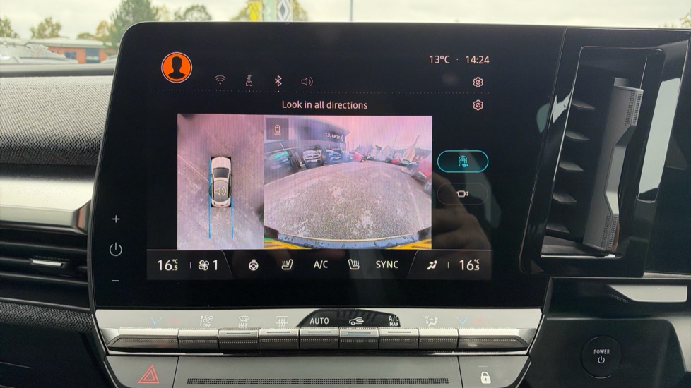 Renault Megane E-Tech EV60 160kW Iconic 60kWh Optimum Charge 5dr Auto Electric Hatchback - Image 28