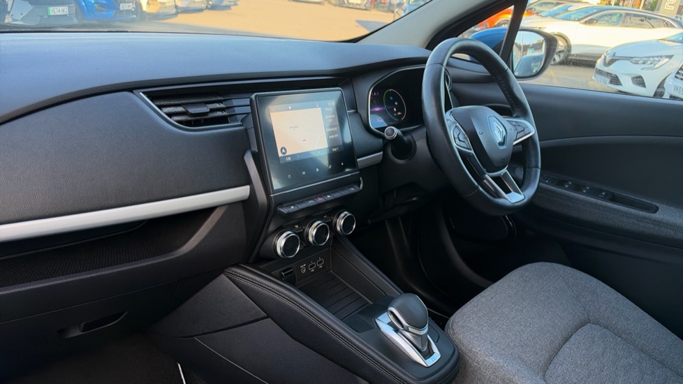 Renault Zoe 100kW i Iconic R135 50kWh 5dr Auto Electric Hatchback - Image 9