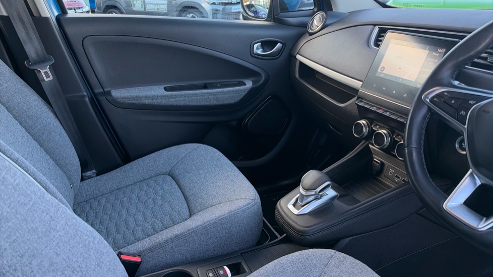 Renault Zoe 100kW i Iconic R135 50kWh 5dr Auto Electric Hatchback - Image 14