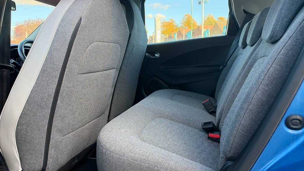 Renault Zoe 100kW i Iconic R135 50kWh 5dr Auto Electric Hatchback - Image 16