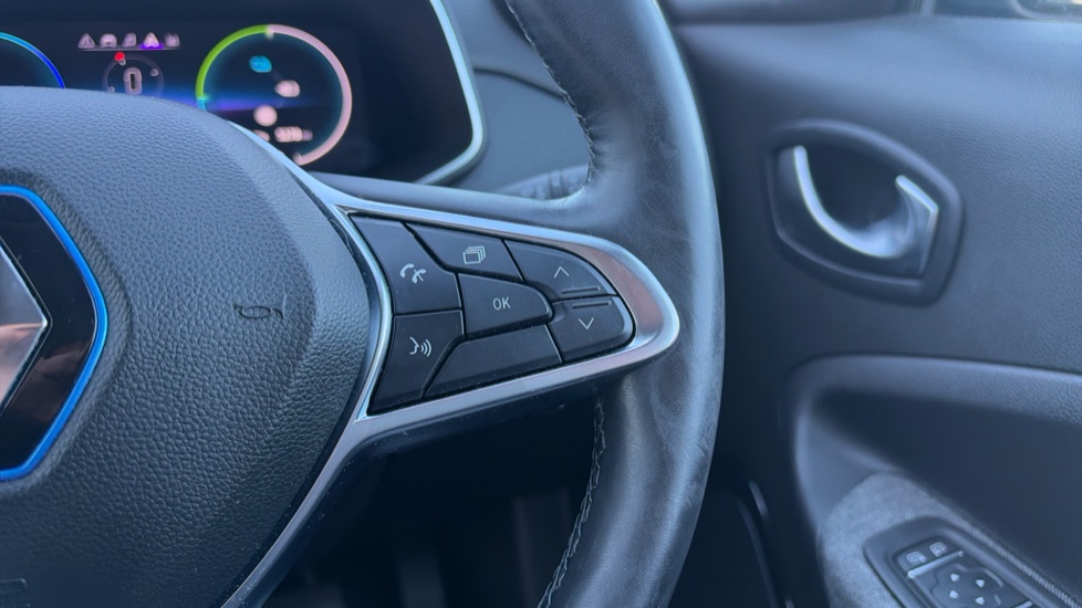 Renault Zoe 100kW i Iconic R135 50kWh 5dr Auto Electric Hatchback - Image 23
