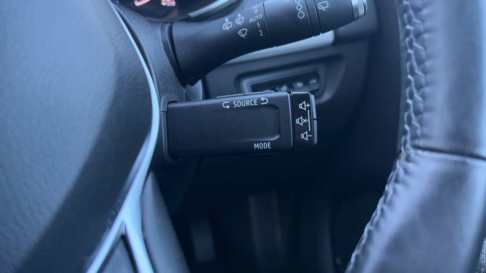 Renault Zoe 100kW i Iconic R135 50kWh 5dr Auto Electric Hatchback - Image 25