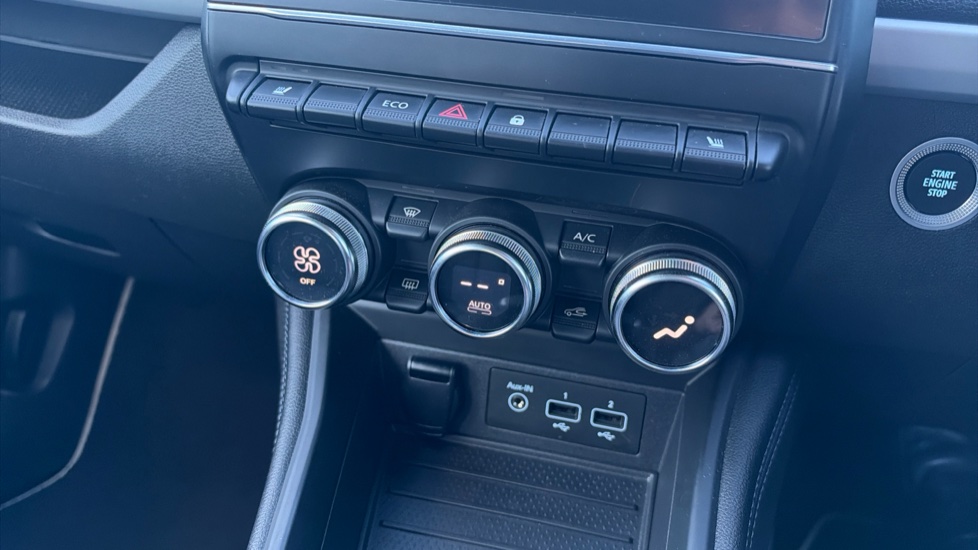 Renault Zoe 100kW i Iconic R135 50kWh 5dr Auto Electric Hatchback - Image 28