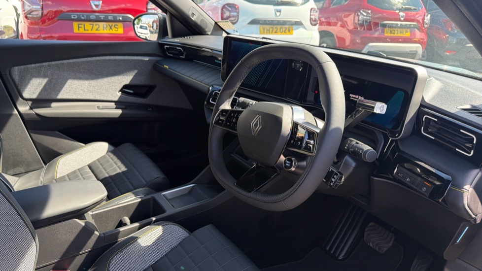Renault 4 110kW Iconic 52kWh Comfort range 5dr Auto Electric Estate - Image 11