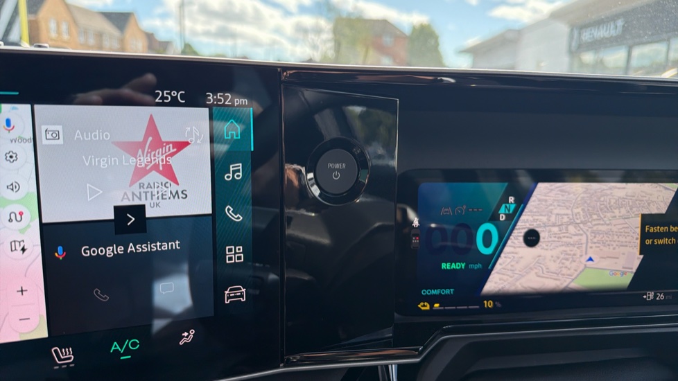 Renault 4 110kW Iconic 52kWh Comfort range 5dr Auto Electric Estate - Image 26