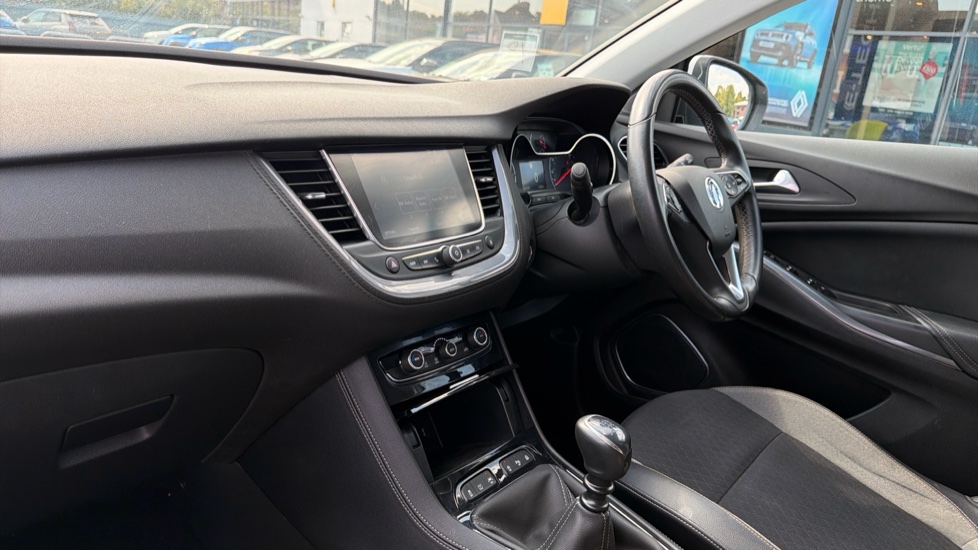 Vauxhall Grandland X 1.2 Turbo Tech Line Nav 5dr Petrol Hatchback - Image 9