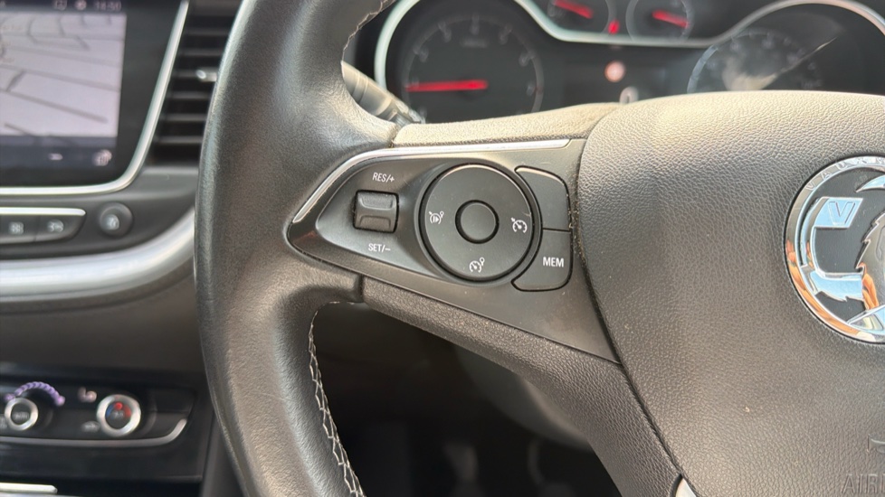 Vauxhall Grandland X 1.2 Turbo Tech Line Nav 5dr Petrol Hatchback - Image 24