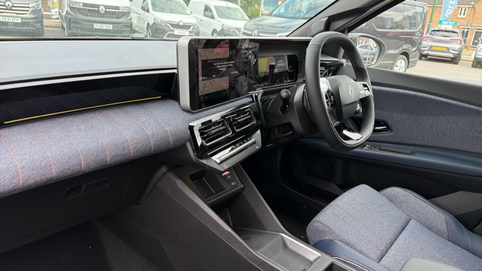 Renault 4 110kW Techno+ 52kWh Comfort range 5dr Auto Electric Estate - Image 9
