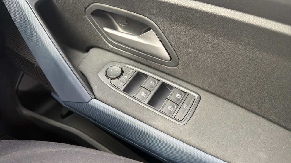 Dacia Bigster 1.8 Hybrid 155 Expression 5dr Auto Hybrid Estate - Image 30