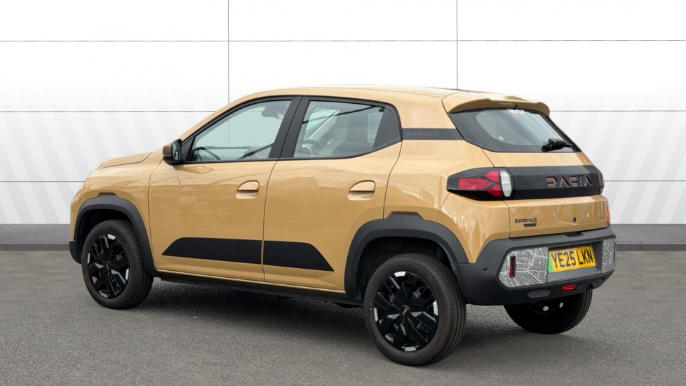 Dacia Spring 27kWh Extreme 65 48kW 5dr Auto Electric Hatchback - Image 2